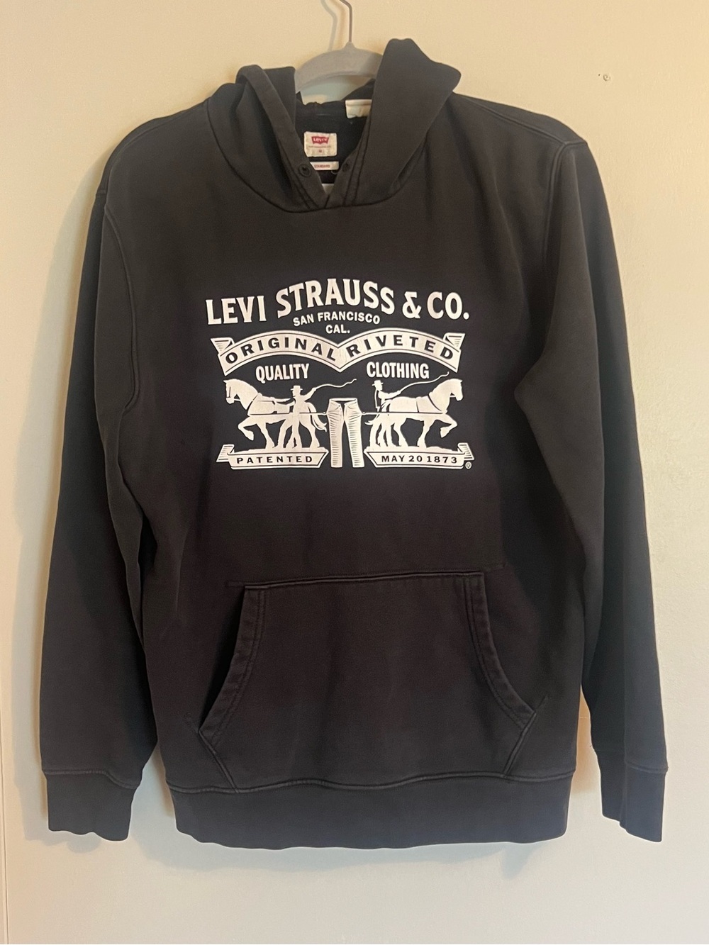 Levi's Black Pullover Hoodie with White Logo Graphic